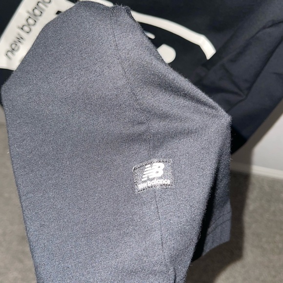 New balance black tee - Picture 4 of 4